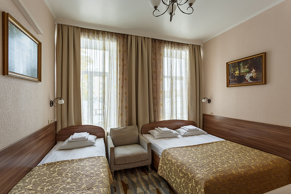 Отель Чехов. Трехместный номер. Москва.